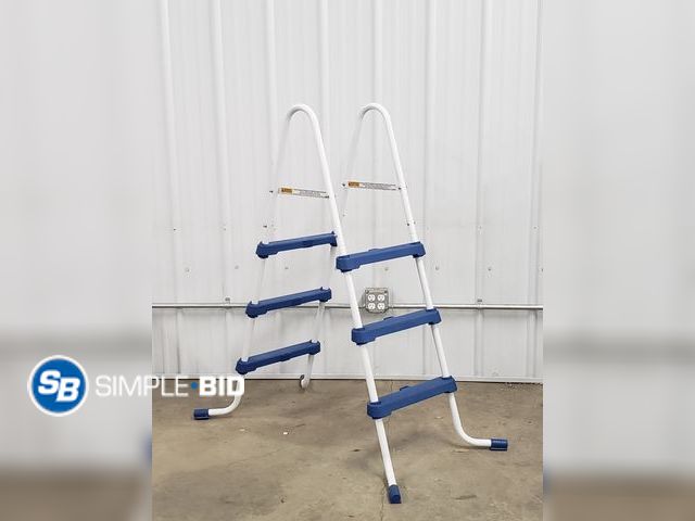 Lot 58-75395 - Above Ground Pool Ladder