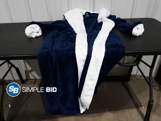 Lot 58-21522 - New Alexander Del Rossa Mens Robe with Hood, Plush Fleece Hooded Mens Bathrobe, Big and Tall Bath Ro...