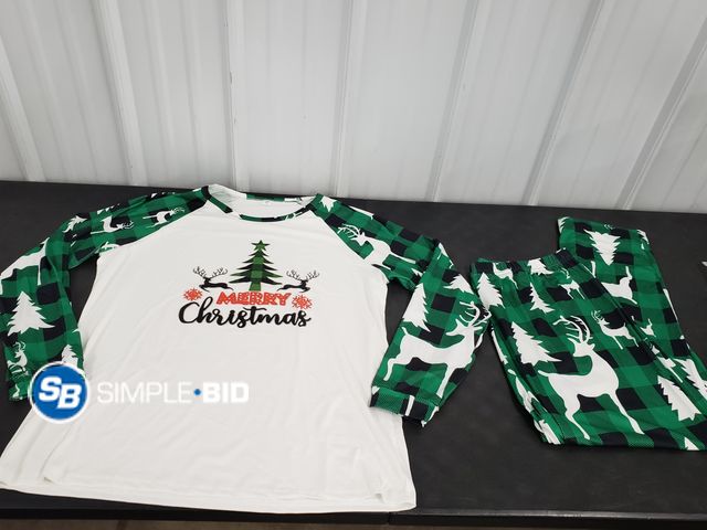 Lot 58-72252 - Women's Pair of Christmas Pajamas - Size XXL - Appears Unused