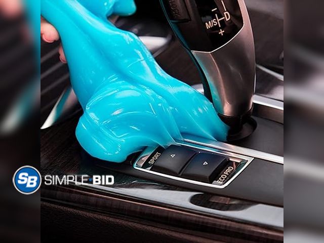 Lot 58-33489 - SUPER CLEAN! Moly magnolia cleaning - great for laptops, cameras, cars and more