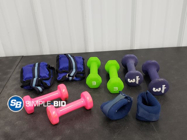 Lot 58-83948 - Box Full of Weights and Ankle Weights - used but in good condition