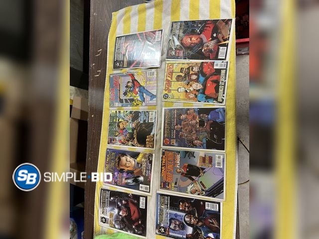 Lot 58-38597 - Lot of (10) Star Trek Comic Books
in good condition still in plastic