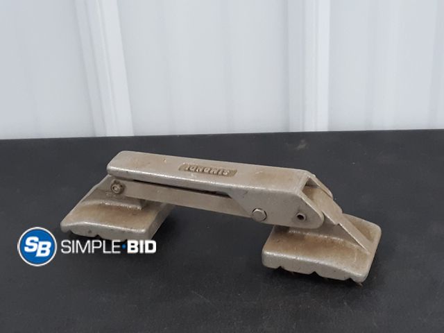 Lot 58-36034 - Simondi Carpet Stretcher
