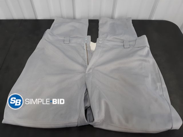 Lot 58-73652 - Lot of (2) Men's Sporting Pants - Size XL &amp; XXL