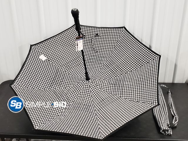 Lot 58-72065 - Better Brella auto w/Flashlight - New