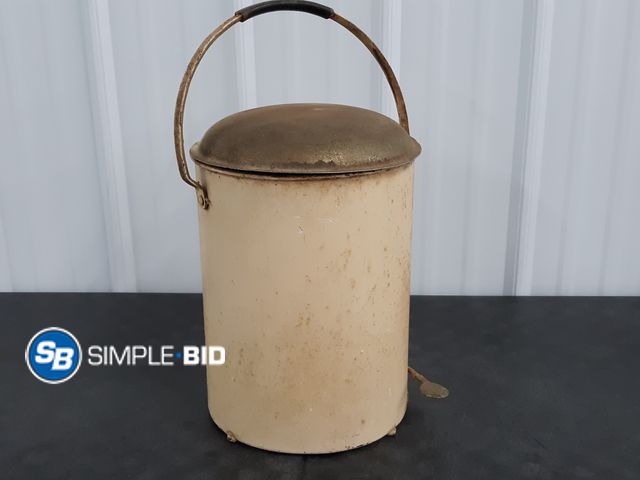 Lot 58-37115 - Metal Step Trash Can - used