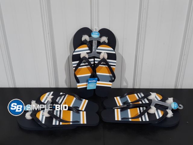 Lot 58-17930 - Lot of (12) MEN'S Zori Flip Flops - Size 9-10 - unworn