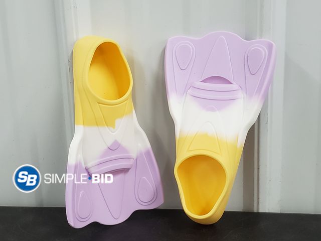 Lot 58-56584 - Kids Swim Fins - new
