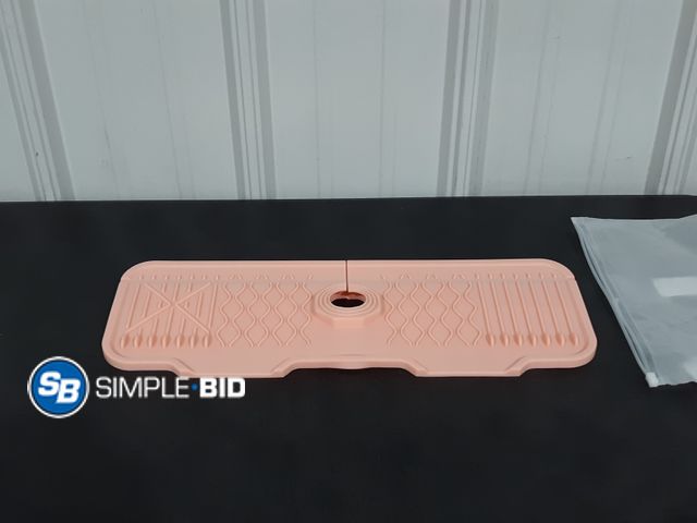 Lot 58-17436 - Kitchen Sink Splash Guard