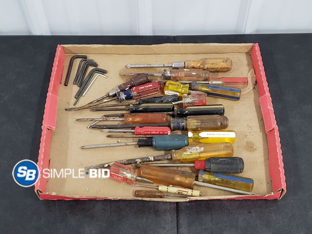 Lot 58-40476 - Lot of Misc Screw Drivers and Allen Wrenches