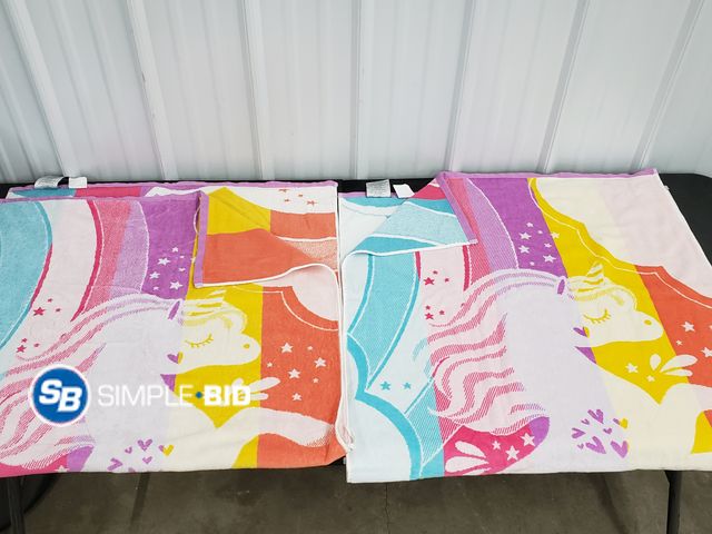 Lot 58-80596 - Lot of (2) Kid's Loft BEACH TOWEL - Unicorns - appears unused