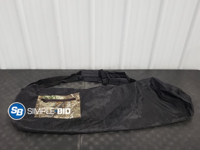 Lot 58-75820 - Light Weight Hunting Duffel Bag/Backpack
