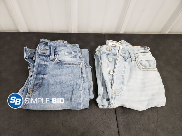 Lot 58-71327 - Lot of (2) Pairs of GIrls Jeans Forever 21, Wild Fable - Size 00 - Light use