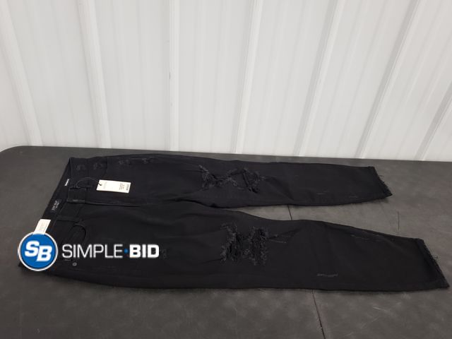 Lot 58-77686 - New Women's Judy Blue Skinny jeans (with holes on purpose) - SIZE 16W