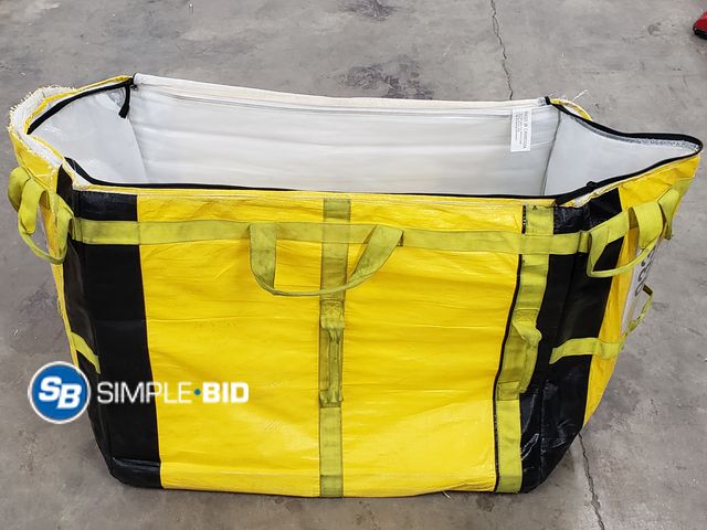 Lot 58-50433 - Large Insulated Trunk Tote - used but in good conditon