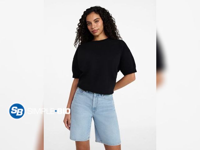 Lot 58-71211 - New Time and Tru Women's Fleece Sweatshirt with Short Sleeves, Size S