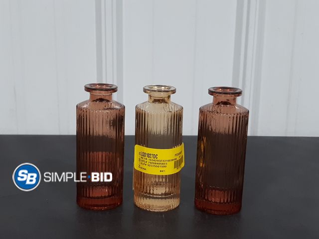 Lot 58-21841 - Lot of (3) New Mainstays Mini ribbed glass tabletop indoor vases