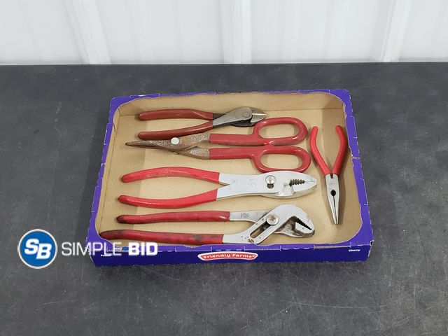 Lot 58-67404 - Lot of (5) Plyers and Snips