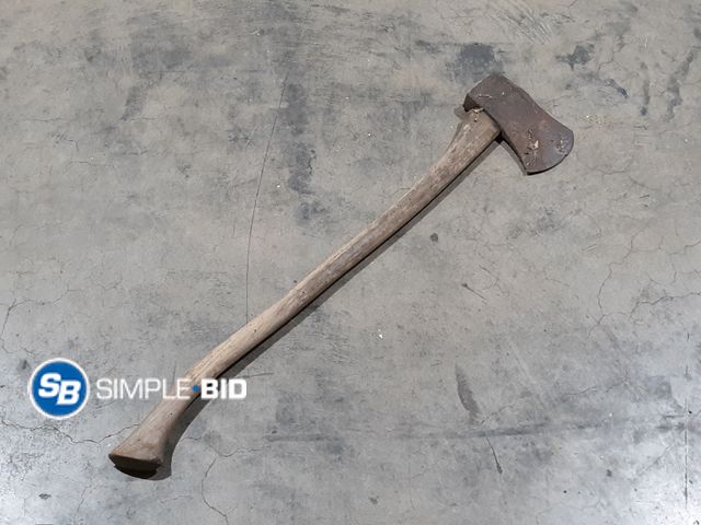 Lot 58-28739 - Axe