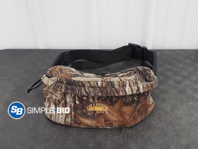 Lot 58-83796 - Men's Fieldline Camo Fanny pack