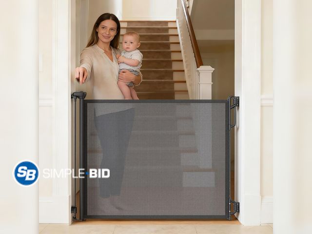 Lot 58-56219 - Retractable Mesh Safety Gate Gray 55"/140cm Black