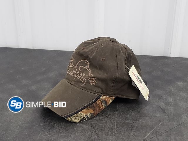 Lot 58-83794 - Men's Ducks Unlimited Hat - tag still on it - unworn (looks like it has been sitting around)
