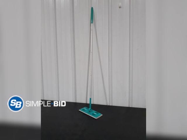 Lot 58-32417 - Swiffer Wet Jet Broom - used but in good condition