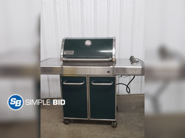Lot 58-72439 - Weber Gas Grill - Used