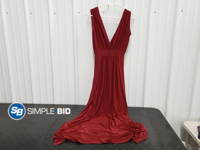 Lot 58-73629 - Fashionnova Women's Burgandy Dress - Size S - Light Use