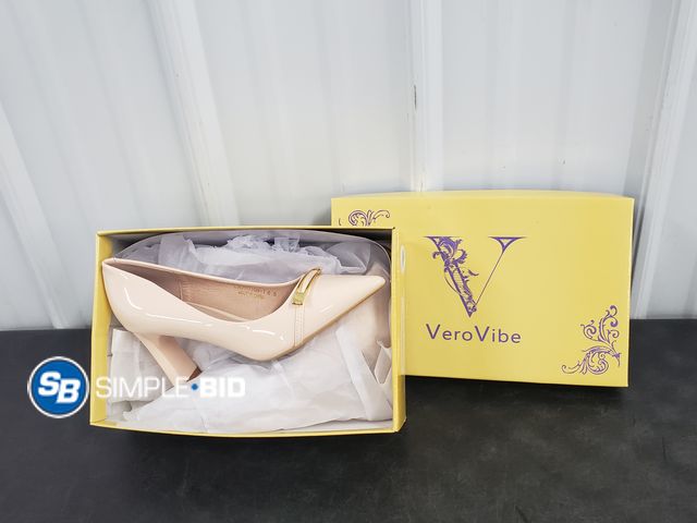 Lot 58-74676 - Vero Vibe Beige Color High Heel Shoes - Size 6.5 - Appears Unused