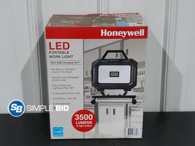 Lot 58-28330 - Honeywell LED Portable Work Light with USB Charging Port
