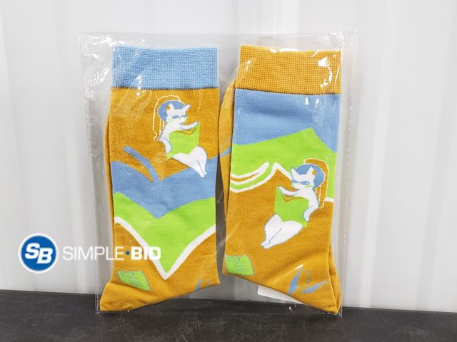 Lot 58-50587 - New  Funny Kaggles Novelty Cat Lover Socks