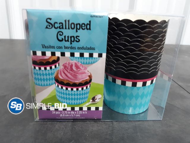 Lot 58-36631 - Scalloped Cups - 24 Pack - New