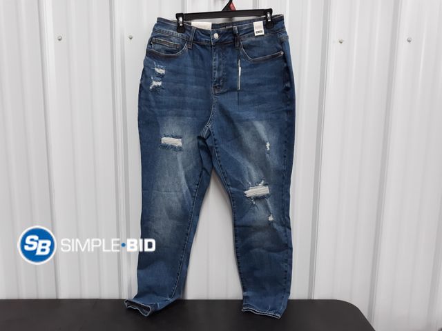 Lot 58-77812 - New Women's Judy Blue Skinny jeans - SIZE 14w