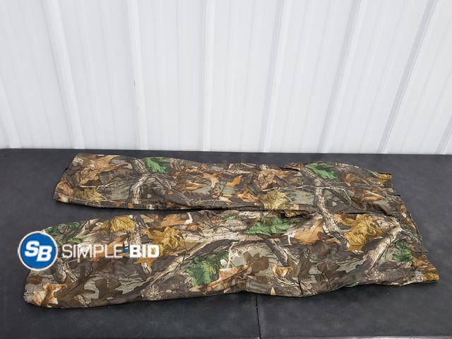 Lot 58-74708 - Men's Camo Adventure Timber Pants - SIZE XL - in good condition