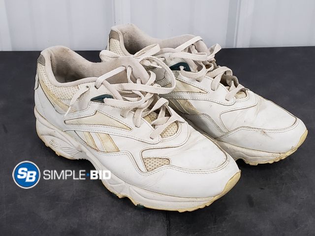 Lot 58-39701 - Pair of Reebok Shoes - Size 13 - used