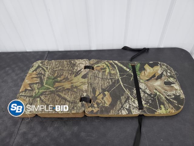 Lot 58-83962 - Hunting Fold up Cushion Seat - used but in good condition