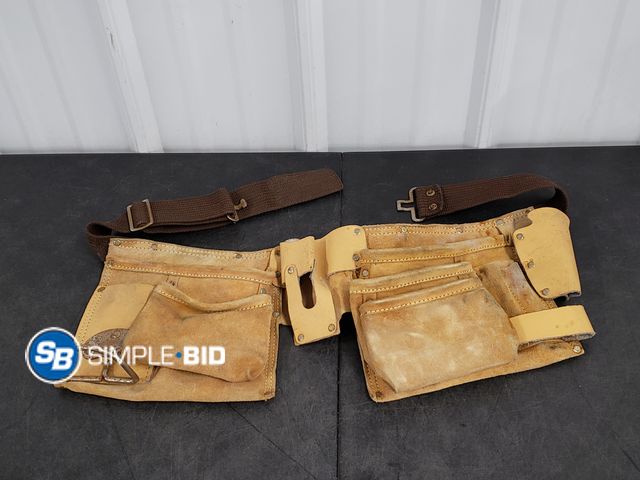 Lot 58-54581 - Leather Tool Pouch Belt