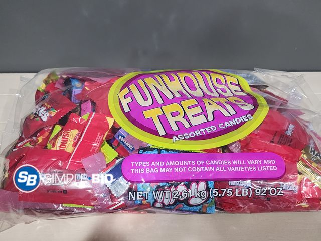 Lot 58-39364 - CANDY! Kirkland FUNHOUSE Treats Assorted Candies - Skittles- gummies, nerds and more - individually ...