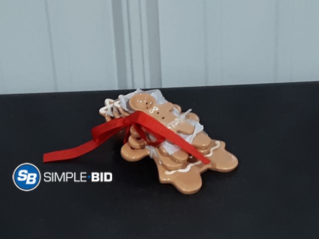 Lot 58-33062 - Gingerbread Measuring Spoons set of 4