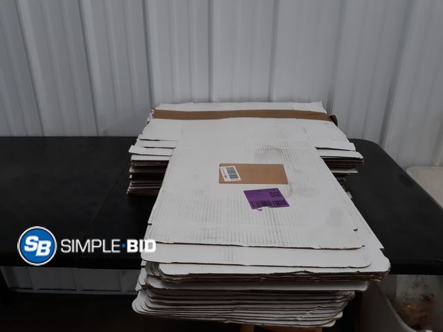 Lot 58-41905 - Lot of Approx (45) Plain White Pizza Boxes