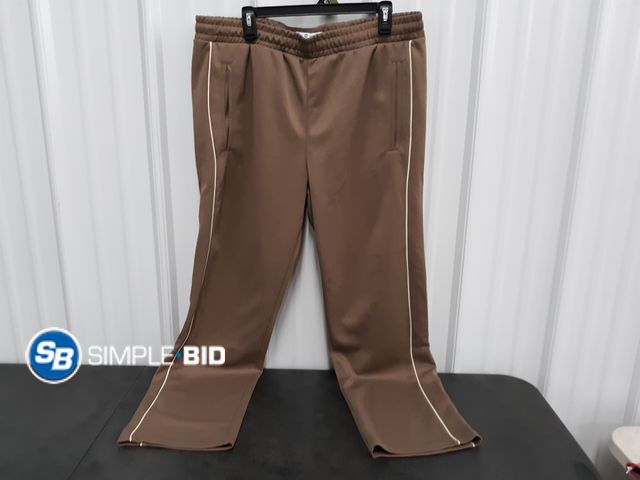 Lot 58-83000 - No Boundaries Athletic Pants - Size Large 36-38 - Appears Unused