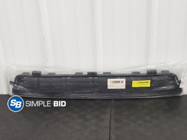 Lot 58-72007 - Toyota Bumper Grill - Textured Black