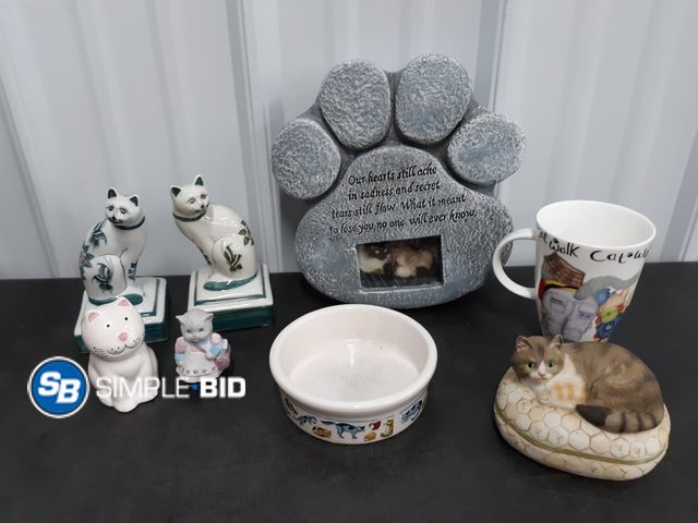 Lot 58-80118 - Lot of PET -- Cat and Dog Ceramic Figurines and more - variety of items