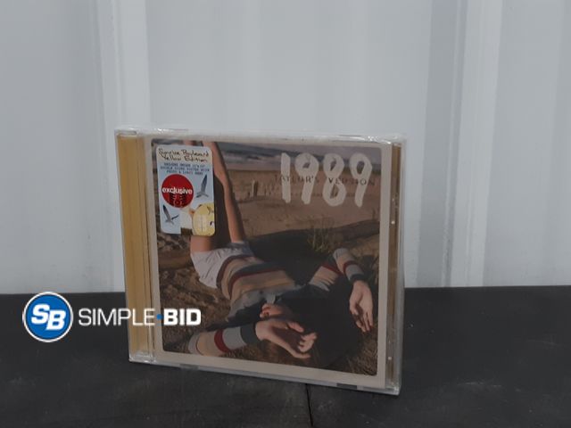 Lot 58-29716 - Taylor Swift 1989 CD Album