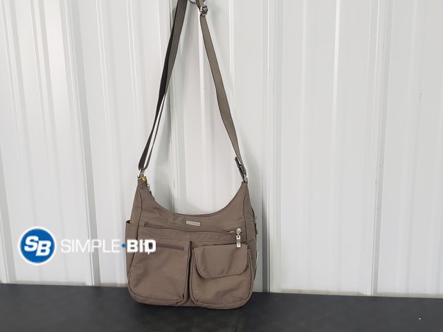 Lot 58-68533 - Baggallini Hand Back - Light Use