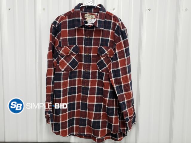 Lot 58-67815 - MEN'S Duluth Button Down Shirt - SIZE XL - very light use - in good condition