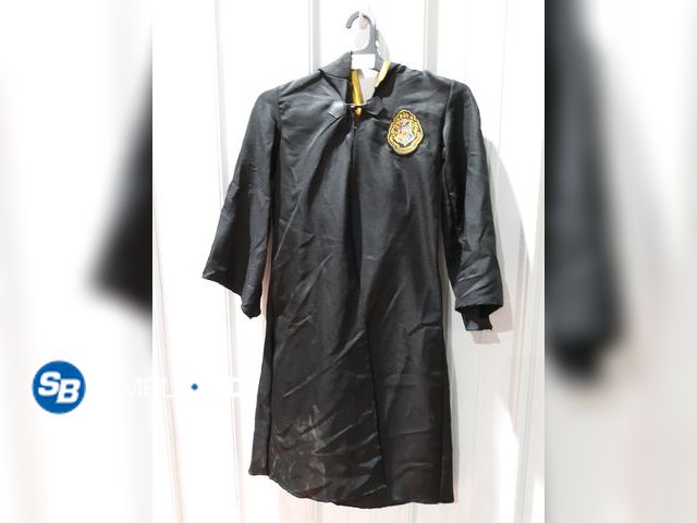 Lot 58-32693 - Harry Potter Character Costume Size Medium - appears unused