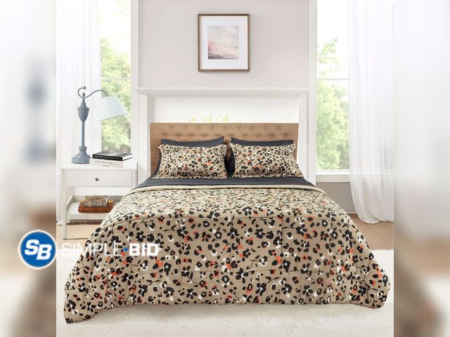 Lot 58-51531 - New Mainstays All in One Reversible Comforter and Sheet set- 7 Piece, King, Beige Animal Print