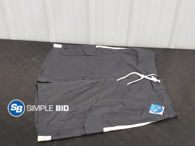 Lot 58-77338 - New MEN'S Wave Zone Swim Trunks - SIZE L